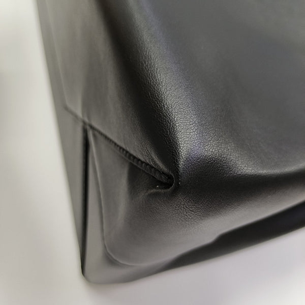 DUTY FREE North-South Calfskin Black