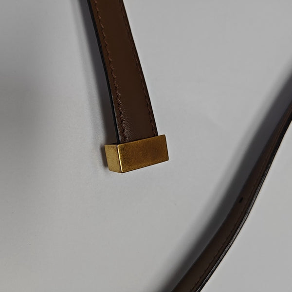 CLASSIC BOX Medium Calfskin Brown