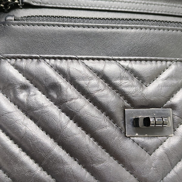 Authenticated pre-owned 2.55 WOC Chevron, Quilted Calfskin Black - Shoulder Bag at Looply