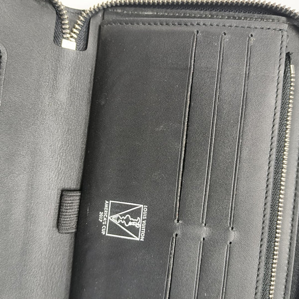 ZIPPY Damier Graphite Coated Canvas Gray