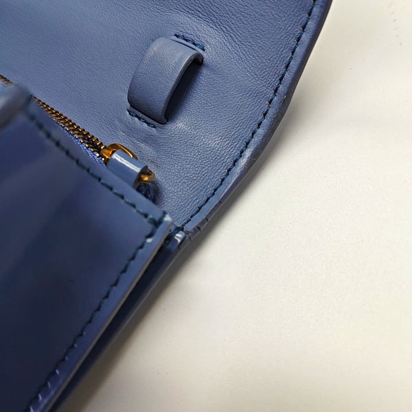 Authenticated pre-owned CLASSIC BOX Medium Calfskin Blue - Shoulder Bag at Looply