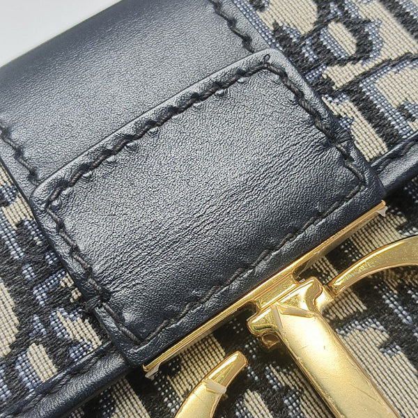 30 Montaigne Oblique Canvas Blue