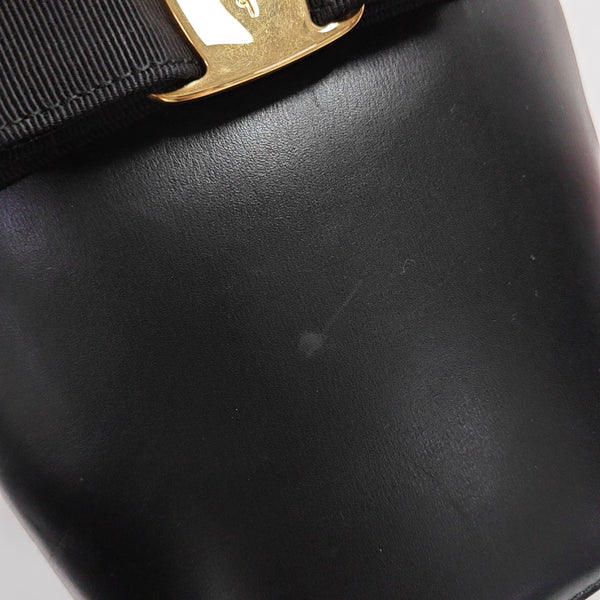 Vara Small Calfskin Black