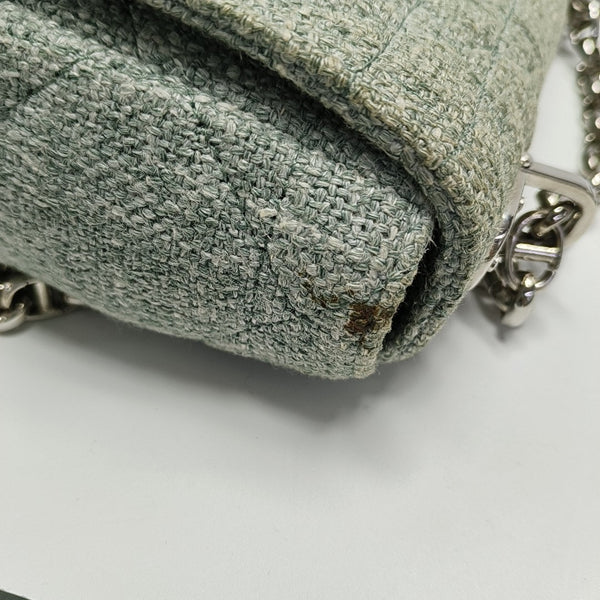 Dior Caro pequeño de tela acolchada verde