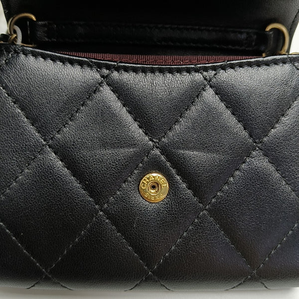 Authenticated pre-owned CLASSIC FLAP Quilted Lambskin Black - Crossbody Bag at Looply