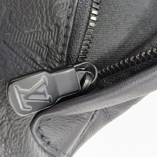 DISCOVERY PM Monogram Calfskin Black