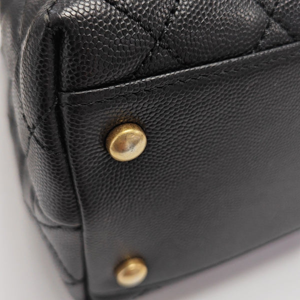 COCO HANDLE Medium Quilted Grained Calfskin Black