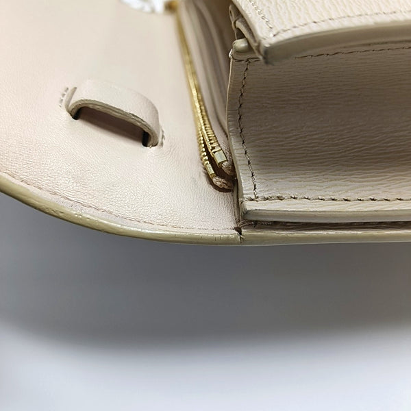 Authenticated pre-owned CLASSIC BOX Medium Calfskin Beige - Shoulder Bag at Looply