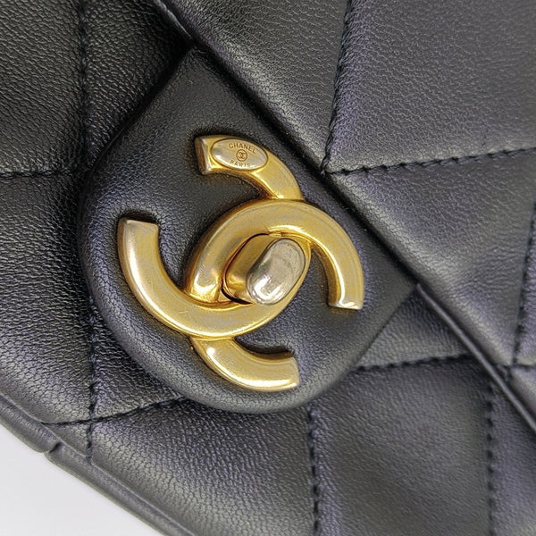 IN THE LOOP Small Quilted Lambskin Black
