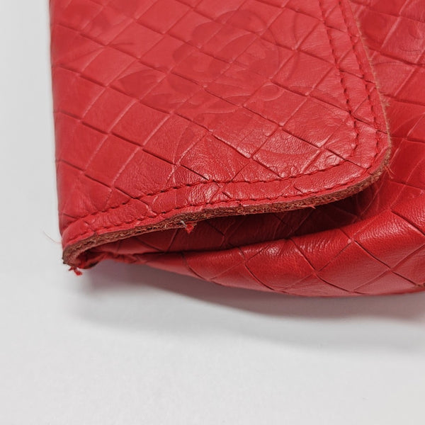 Authenticated pre-owned Messenger Calfskin Red - Shoulder Bag at Looply