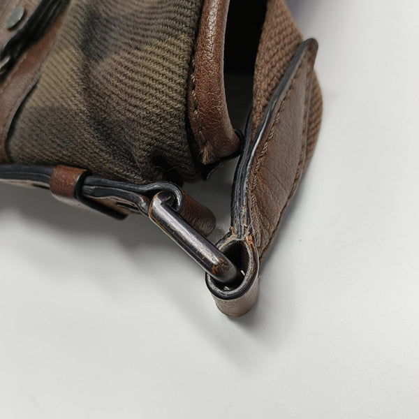 Canvas Brown