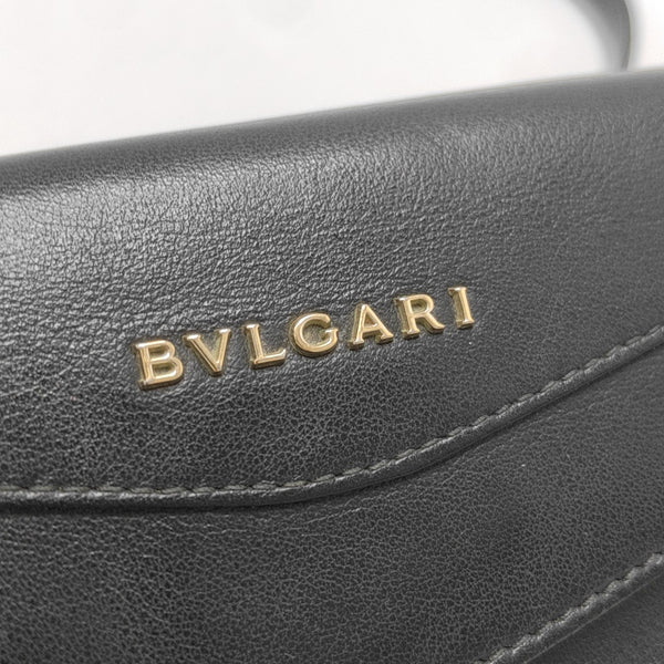 BVLGARI LOGO Piel de becerro acolchada negra