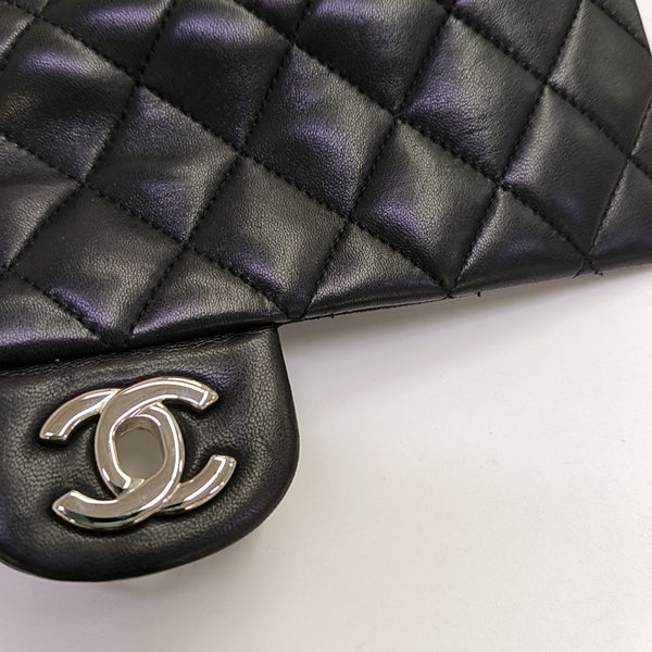 CLASSIC FLAP Medium Quilted Lambskin Black