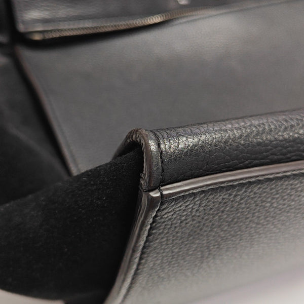 TRAPEZE Medium Calfskin Black