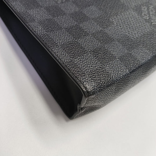 Pochette Voyag MM Damier Graphite Coated Canvas Gray