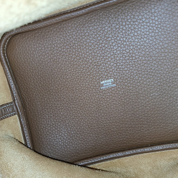 Authenticated pre-owned Picotin Lock 22 Clemence Brown - Bucket Bag at Looply