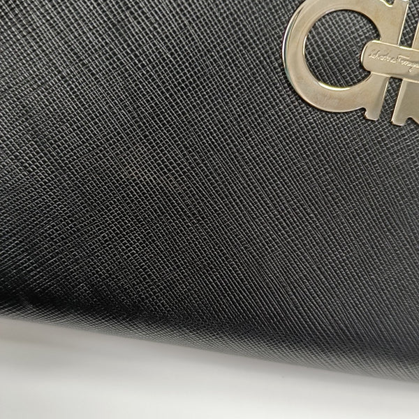 Authenticated pre-owned Gancini Calfskin Black - Clutch at Looply