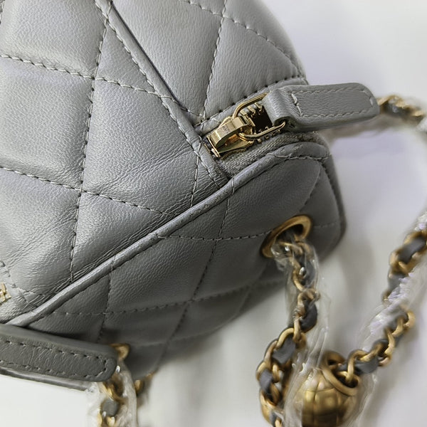 VANITY CASE Mini Quilted Lambskin Gray