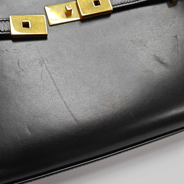 Authenticated pre-owned MANHATTAN Small Calfskin Black - Shoulder Bag at Looply