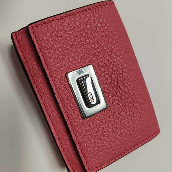 Authenticated pre-owned Peekaboo Calfskin Pink Wallet - Wallet at Looply
