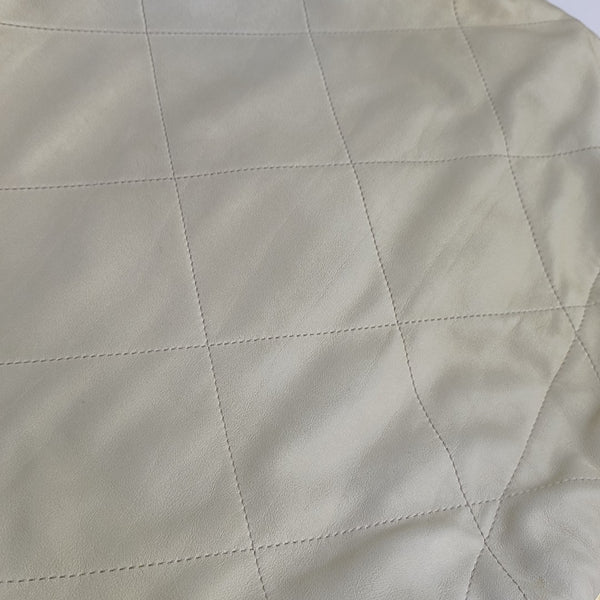 CHANEL 22 Medium Quilted Calfskin White