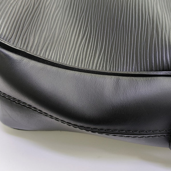 Epi Shoulder Bag Black