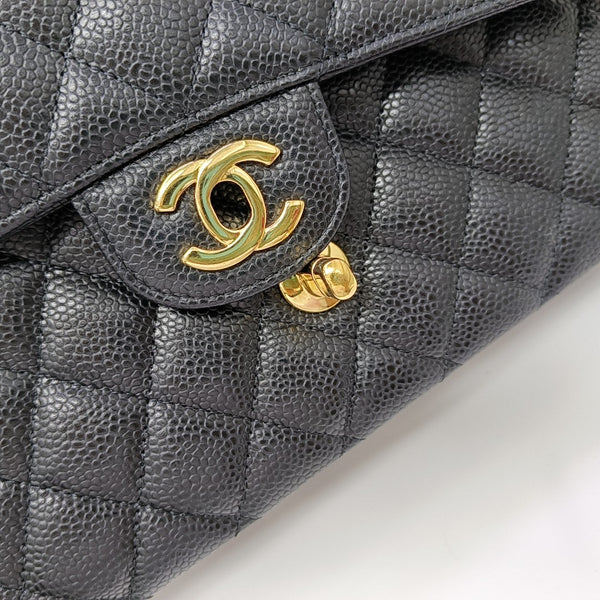 CLASSIC FLAP Medium Quilted Grained Calfskin Black