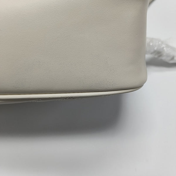 Authenticated pre-owned GG Marmont Small Quilted Calfskin White - Shoulder Bag at Looply