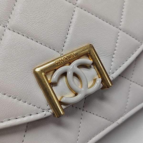 Quilted Calfskin White