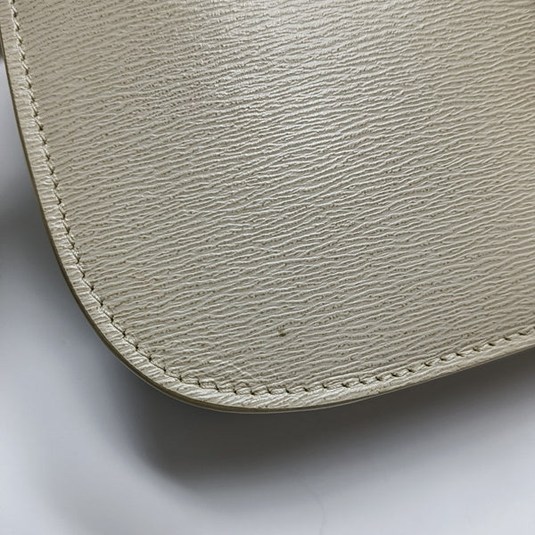 Authenticated pre-owned CLASSIC BOX Medium Calfskin Beige - Shoulder Bag at Looply
