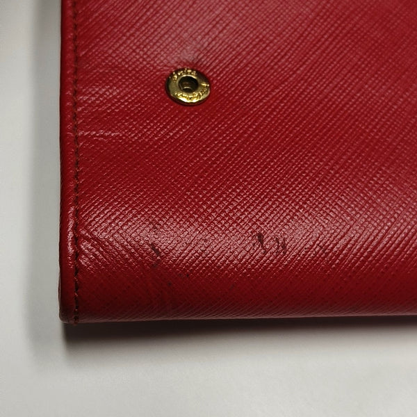 Authenticated pre-owned Gancini Calfskin Red - Shoulder Bag at Looply