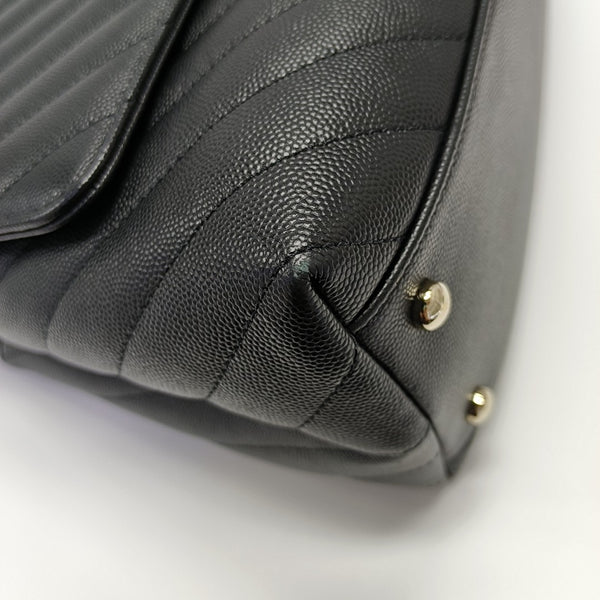COCO HANDLE Medium Chevron Grained Calfskin Black