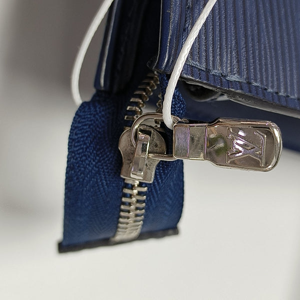 TOILET POCKET 26 Epi Blue
