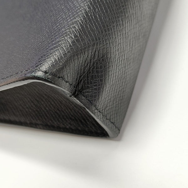 Pochette Voyag MM Calfskin Black