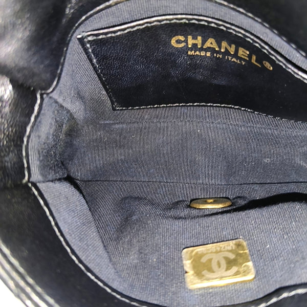 Authenticated pre-owned CLASSIC FLAP Mini Quilted Lambskin Black - Top Handle Bag at Looply