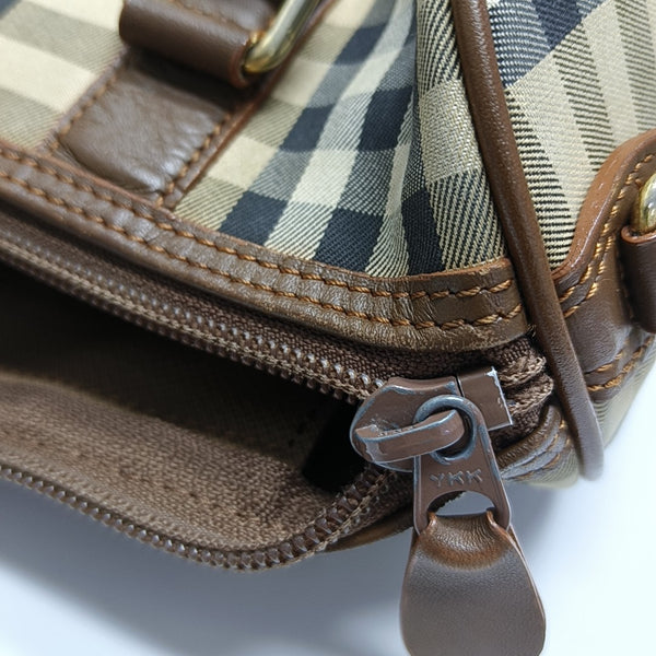 Canvas Brown