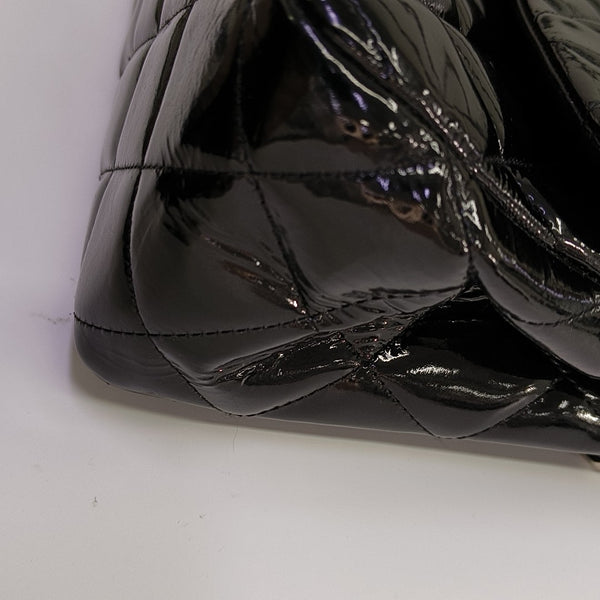 CLASSIC FLAP Jumbo Quilted Patent Leather Black
