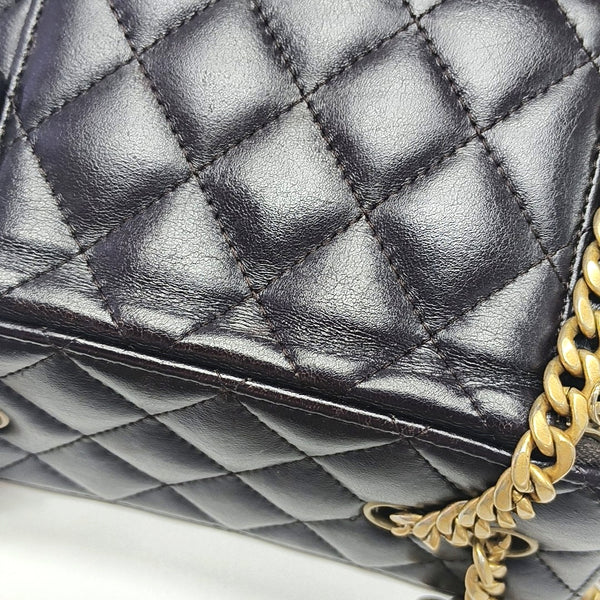 Authenticated pre-owned VANITY CASE Quilted Lambskin Black - Crossbody Bag at Looply