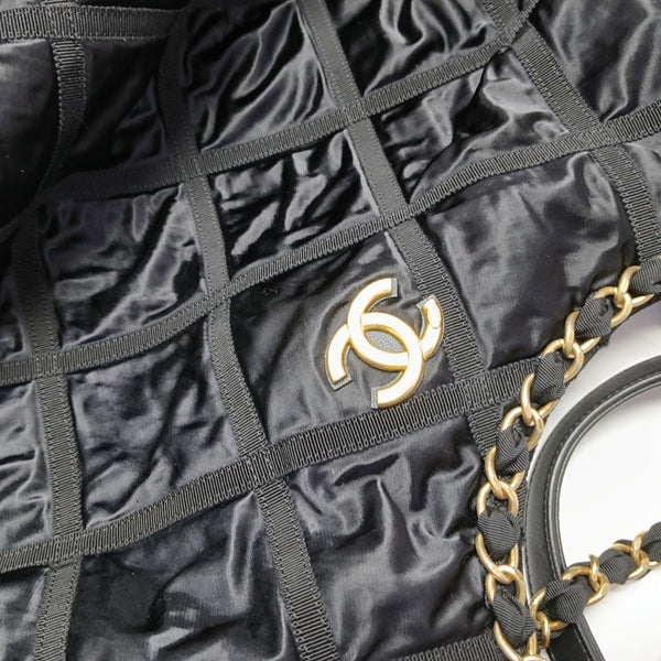 Quilted Nylon Medium Black