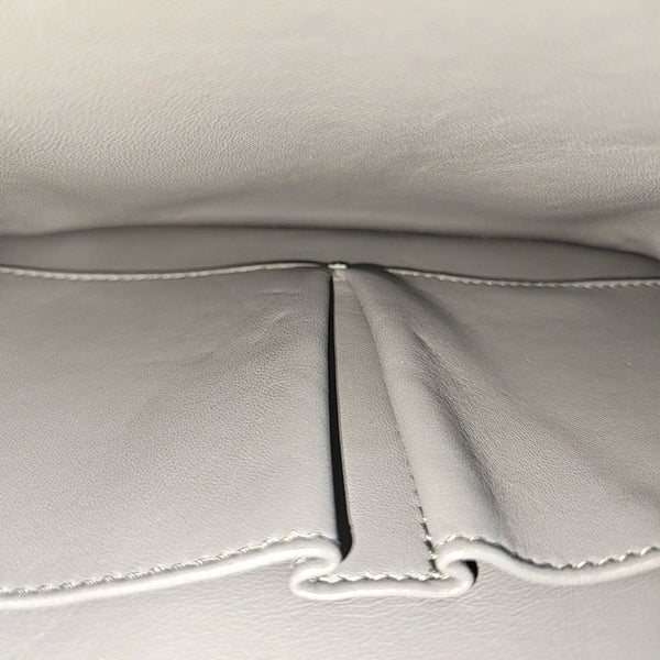 Authenticated pre-owned CLASSIC BOX Medium Calfskin Grey - Shoulder Bag at Looply