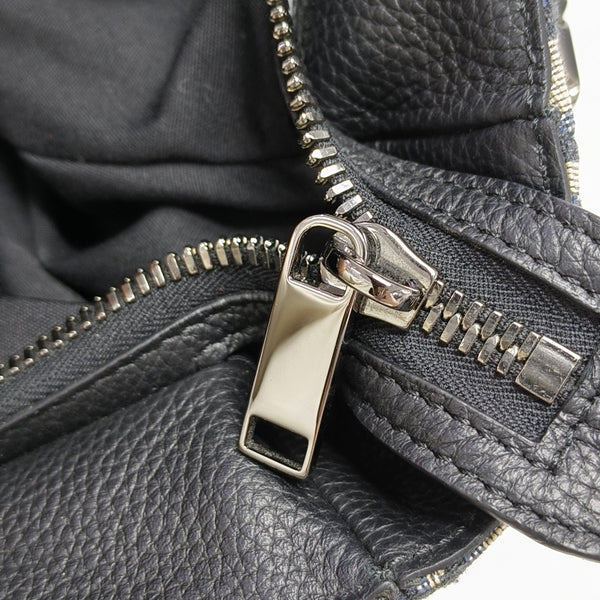 Saddle Oblique Canvas Black