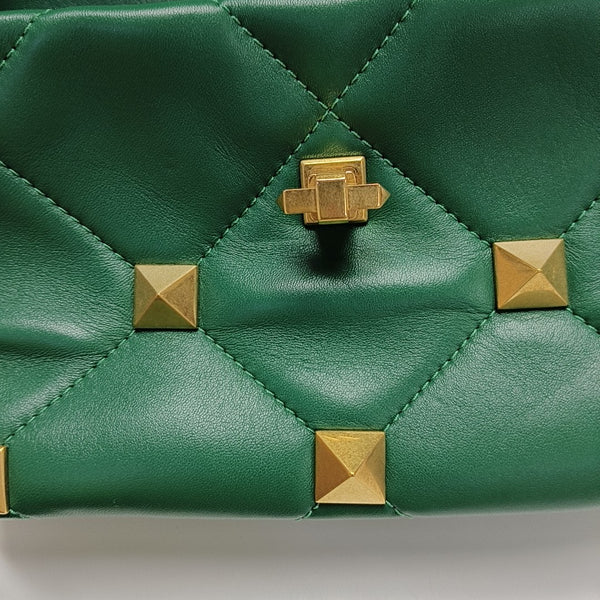Roman Stud Medium Quilted Lambskin Green