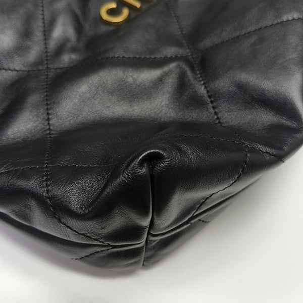CHANEL 22 Small Quilted Calfskin Black