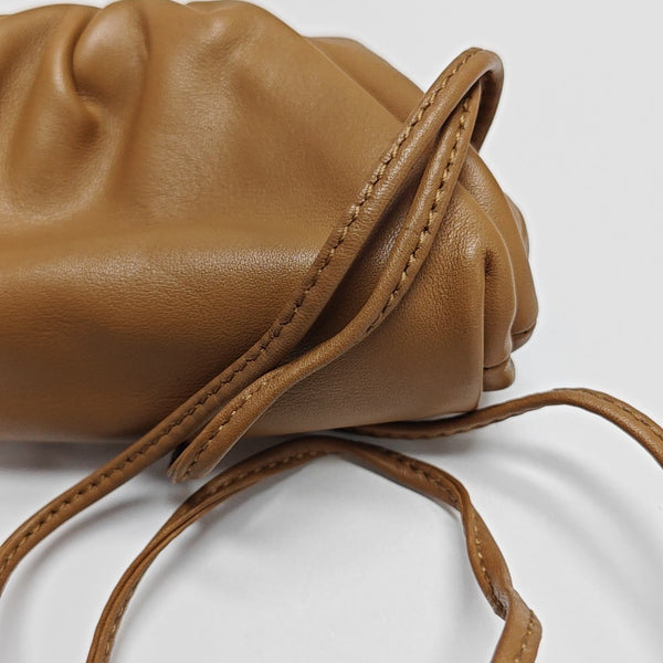 The Pouch Calfskin Brown