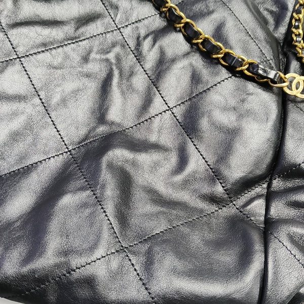 CHANEL 22 Small Quilted Calfskin Black