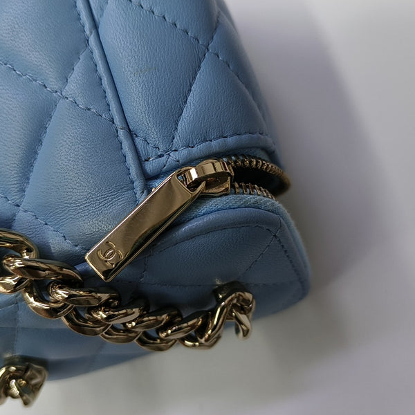 VANITY CASE Small Quilted Lambskin Blue