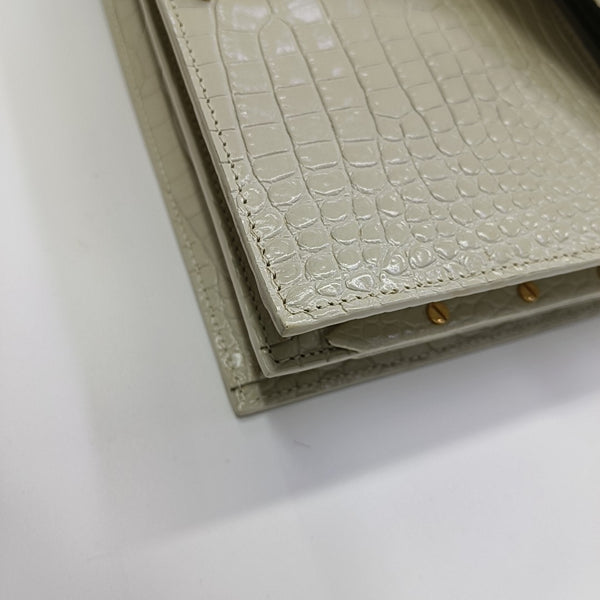 Authenticated pre-owned CASSANDRA Calfskin White - Shoulder Bag at Looply