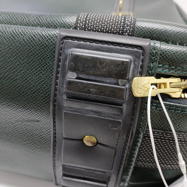 SATELLITE 53 Calfskin Green