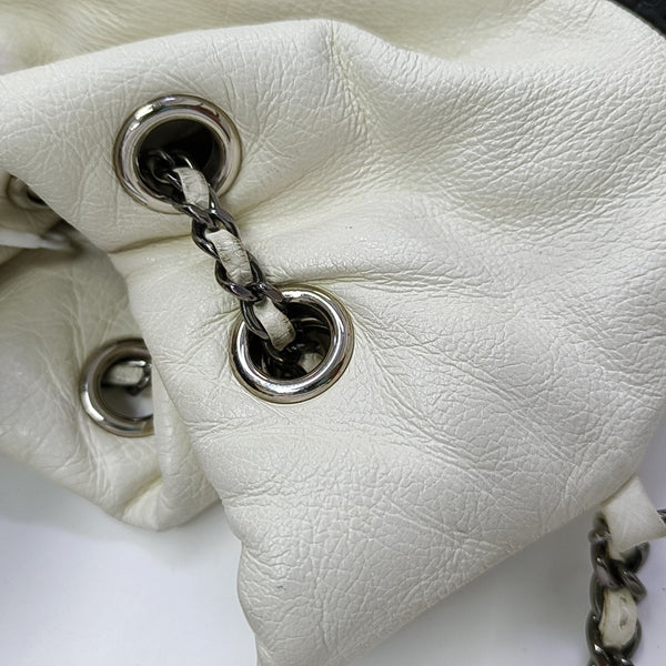 DRAWSTRING Medium Quilted Calfskin White