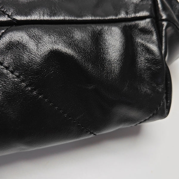 CHANEL 22 Large Quilted Calfskin Black